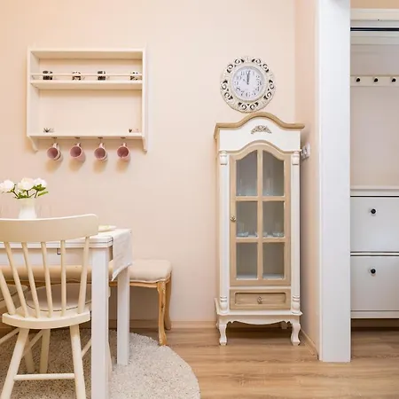 Διαμέρισμα Bright & Cozy 1bd Flat With A Terrace And Parking