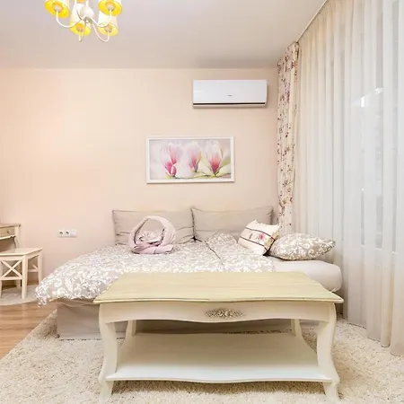 Bright & Cozy 1bd Flat With A Terrace And Parking By Flat Mаnager * プロヴディフ
